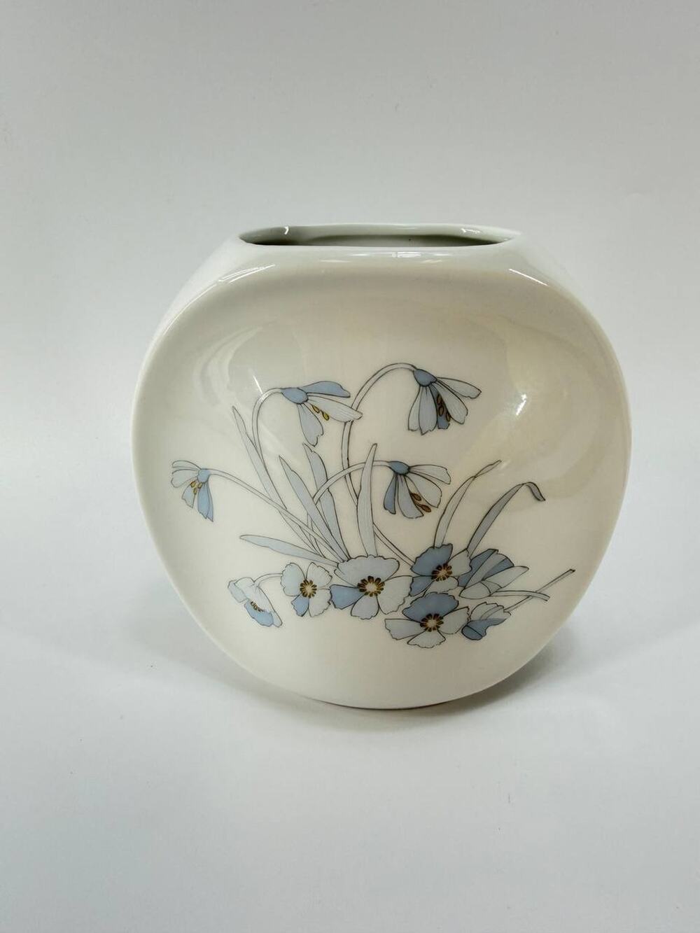 👉 Kaiser Porcelain Vase Chantal K Nossek West Germany Floral Design Vintage Dec